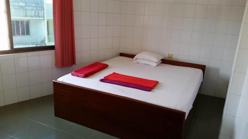 Chhaya Guest House Battambang Buitenkant foto